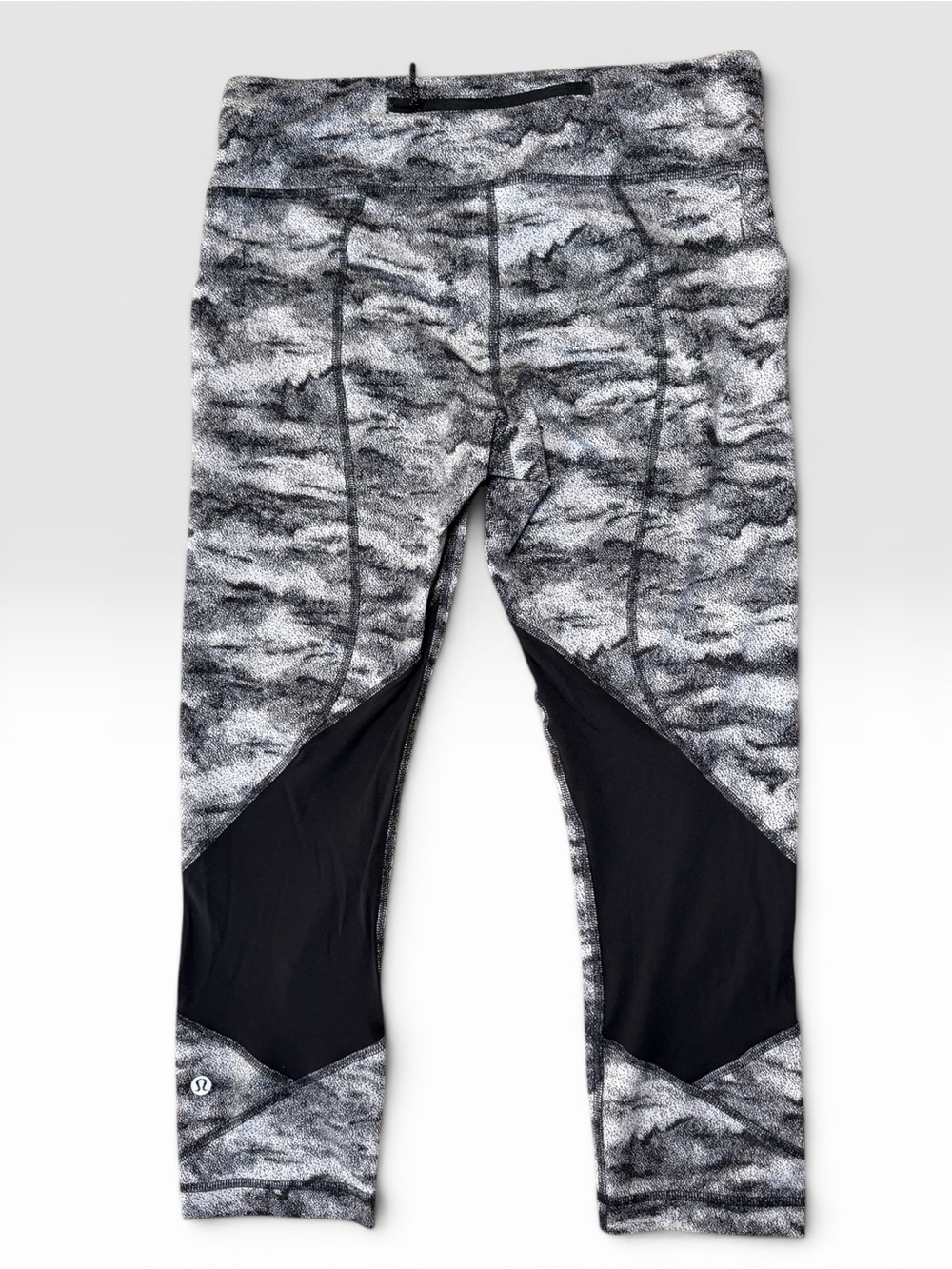 Lululemon Crop Leggings Gray Black Space Dye Athletic Pants Size 8 - Picture 3 of 5